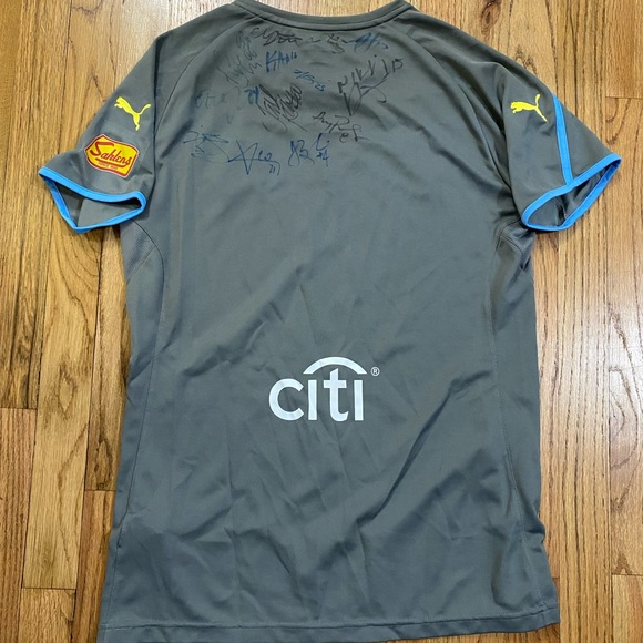 Signed PUMA Philadelphia Independence WPS Women’s Professional Soccer Jersey Kit - Picture 5 of 7